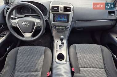 Седан Toyota Avensis 2011 в 
