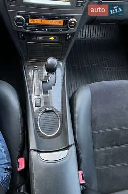 Універсал Toyota Avensis 2013 в 