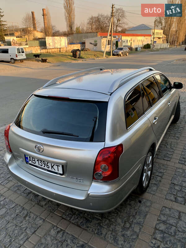 Универсал Toyota Avensis 2008 в Гайвороне