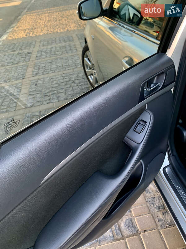 Универсал Toyota Avensis 2008 в Гайвороне