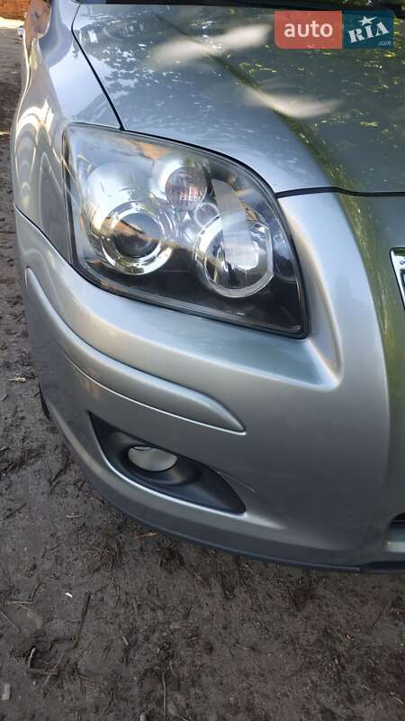 Універсал Toyota Avensis 2007 в Сокалі