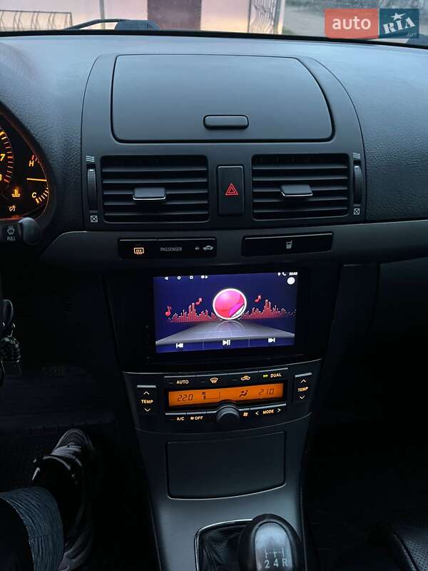Універсал Toyota Avensis 2008 в Житомирі