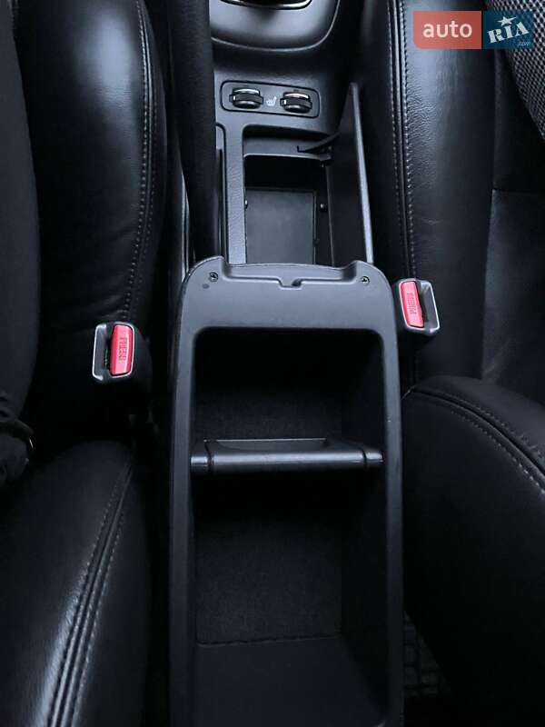 Універсал Toyota Avensis 2008 в Житомирі
