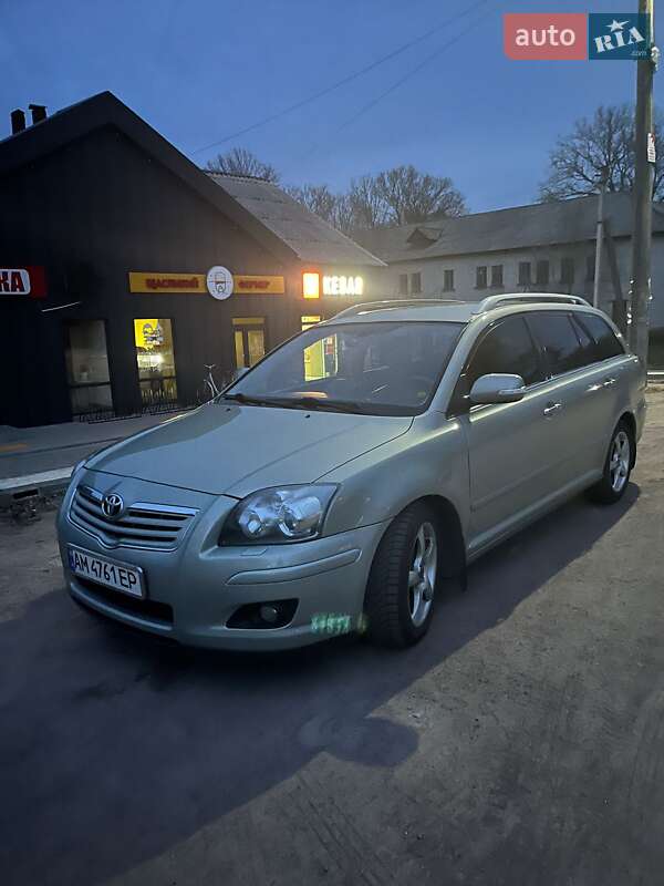 Універсал Toyota Avensis 2008 в Житомирі