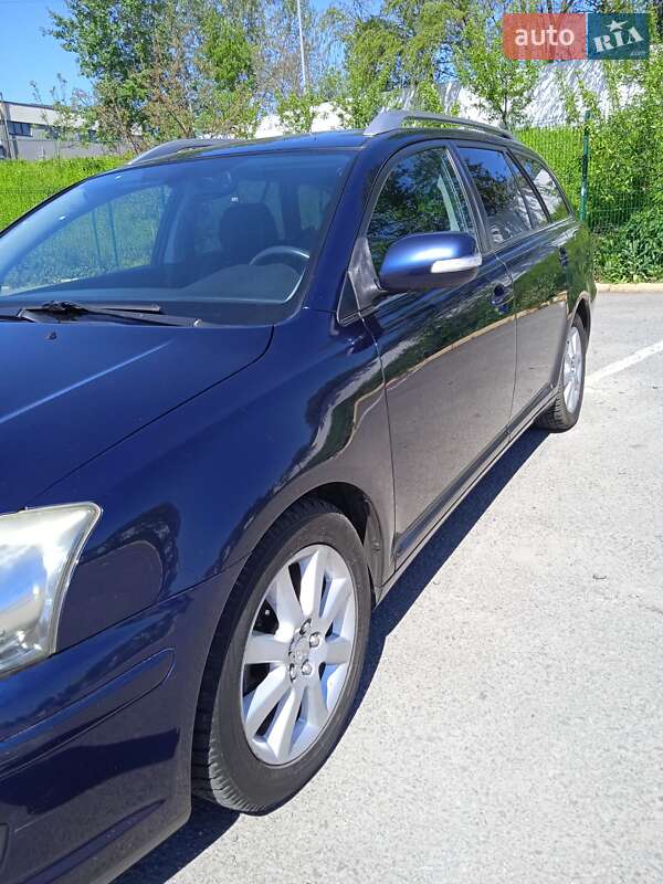 Универсал Toyota Avensis 2006 в Ужгороде