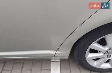 Універсал Toyota Avensis 2005 в 