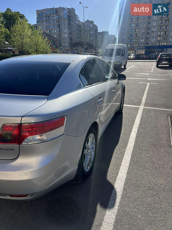 Седан Toyota Avensis 2008 в Киеве