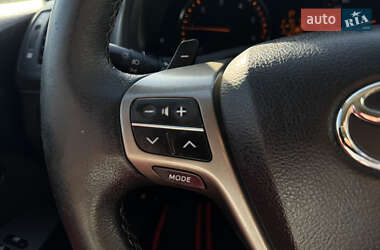 Универсал Toyota Avensis 2011 в 