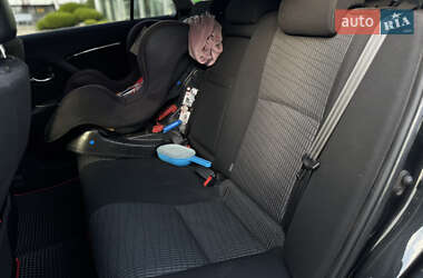 Универсал Toyota Avensis 2011 в 