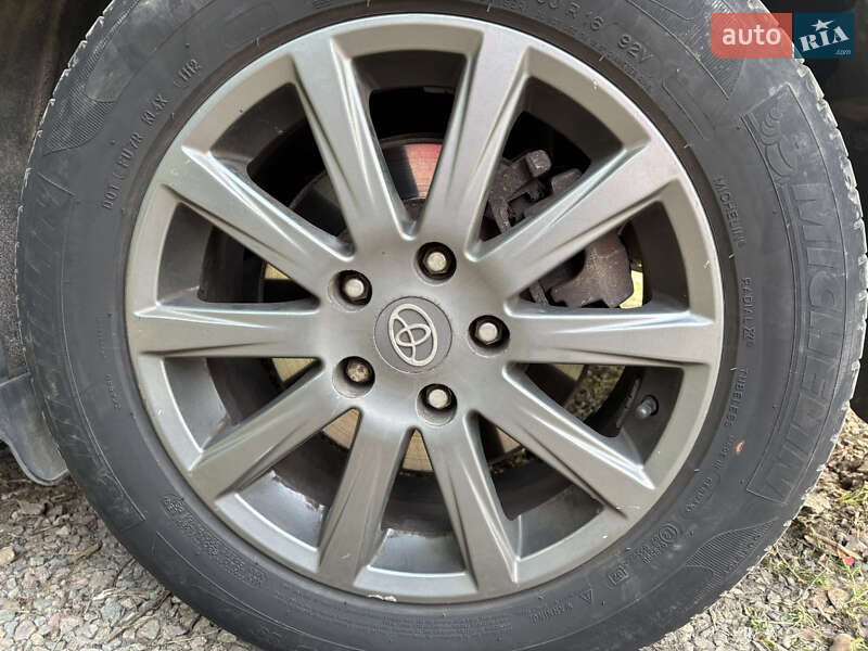 Седан Toyota Avensis 2012 в Днепре