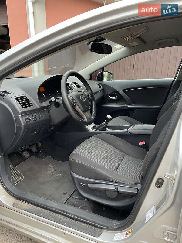 Седан Toyota Avensis 2011 в Переяславе