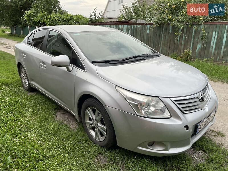 Седан Toyota Avensis 2011 в Переяславе