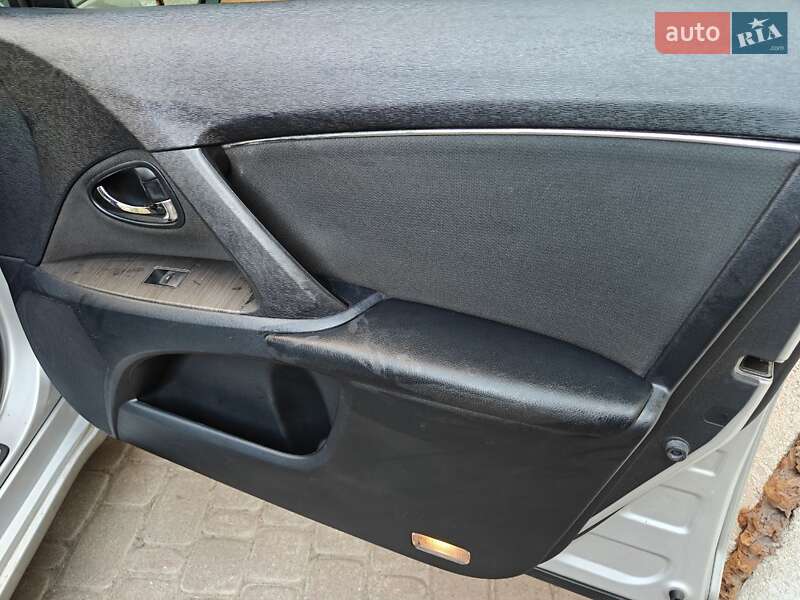 Седан Toyota Avensis 2009 в Києві