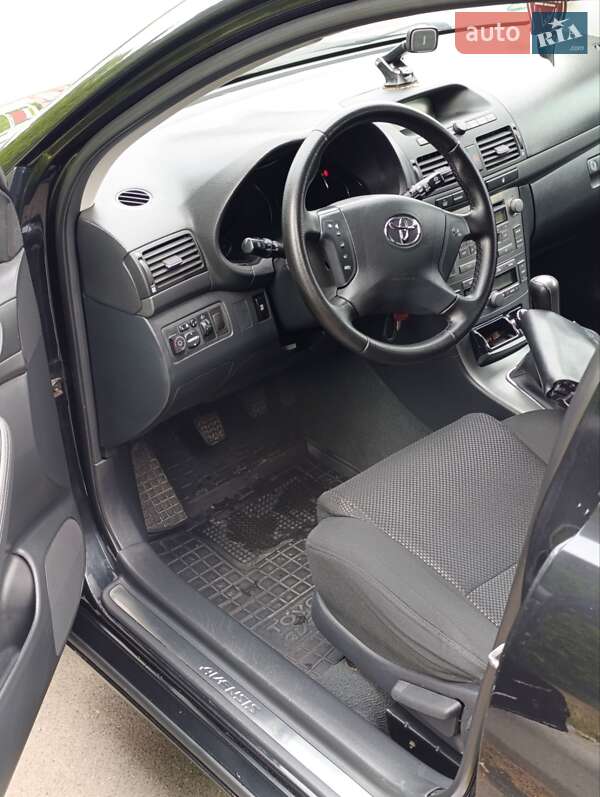 Универсал Toyota Avensis 2005 в Киеве