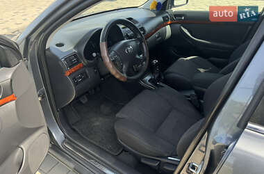 Універсал Toyota Avensis 2005 в 