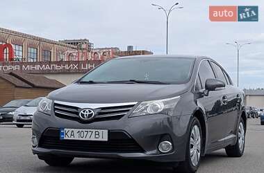 Седан Toyota Avensis 2014 в Києві