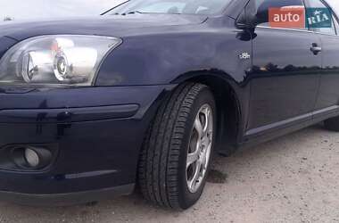 Ліфтбек Toyota Avensis 2006 в 