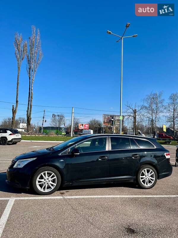 Универсал Toyota Avensis 2011 в Житомире