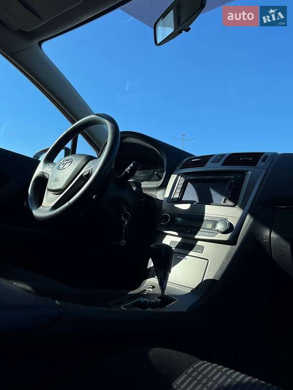 Универсал Toyota Avensis 2011 в Житомире