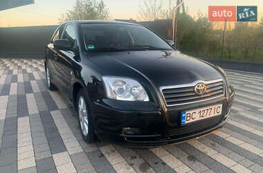 Ліфтбек Toyota Avensis 2003 в Львові