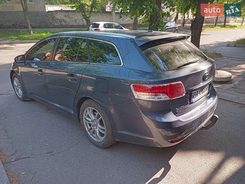 Универсал Toyota Avensis 2010 в Александрие