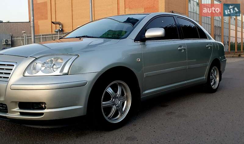 Седан Toyota Avensis 2006 в Дніпрі