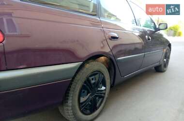 Універсал Toyota Avensis 1999 в 