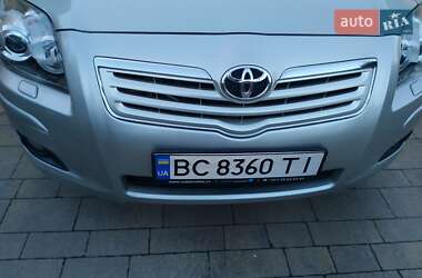 Седан Toyota Avensis 2004 в Львове