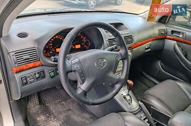 Седан Toyota Avensis 2004 в 