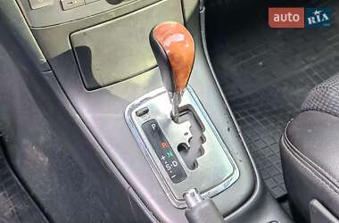 Седан Toyota Avensis 2004 в 