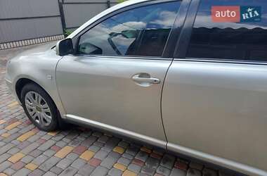 Седан Toyota Avensis 2003 в Миргороде