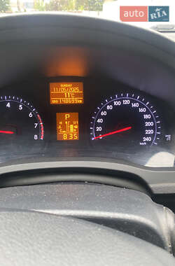 Седан Toyota Avensis 2012 в 