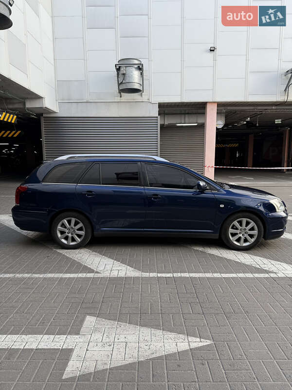 Универсал Toyota Avensis 2004 в Киеве
