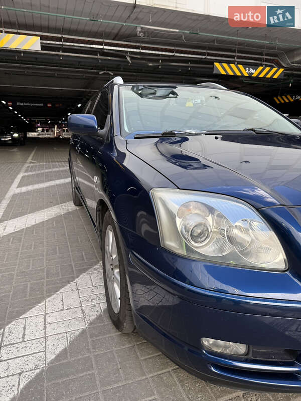 Универсал Toyota Avensis 2004 в Киеве