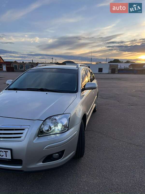 Универсал Toyota Avensis 2006 в Прилуках