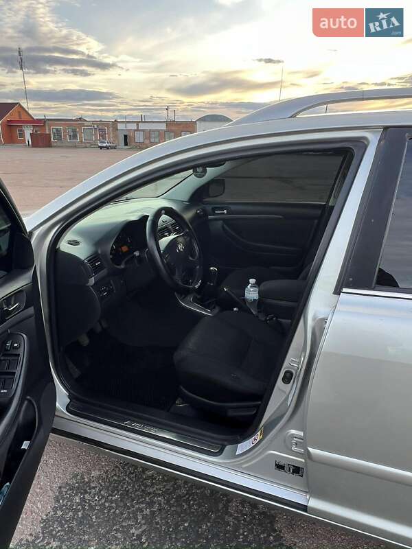 Универсал Toyota Avensis 2006 в Прилуках