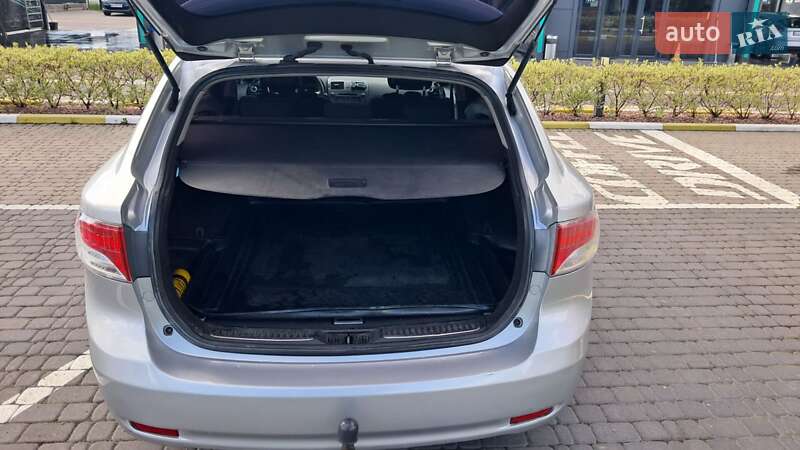 Універсал Toyota Avensis 2009 в Коростені