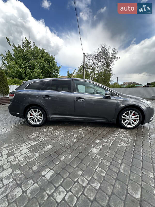 Універсал Toyota Avensis 2011 в Старокостянтинові