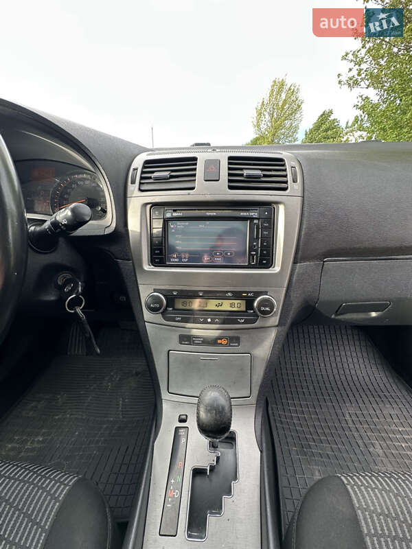 Універсал Toyota Avensis 2011 в Старокостянтинові