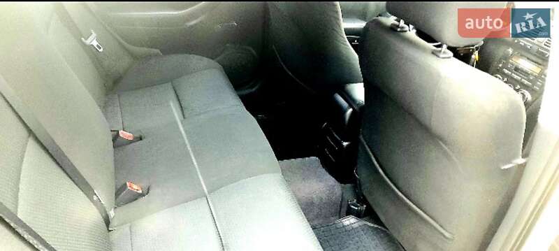 Седан Toyota Avensis 2004 в Броварах