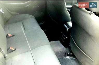 Седан Toyota Avensis 2004 в 