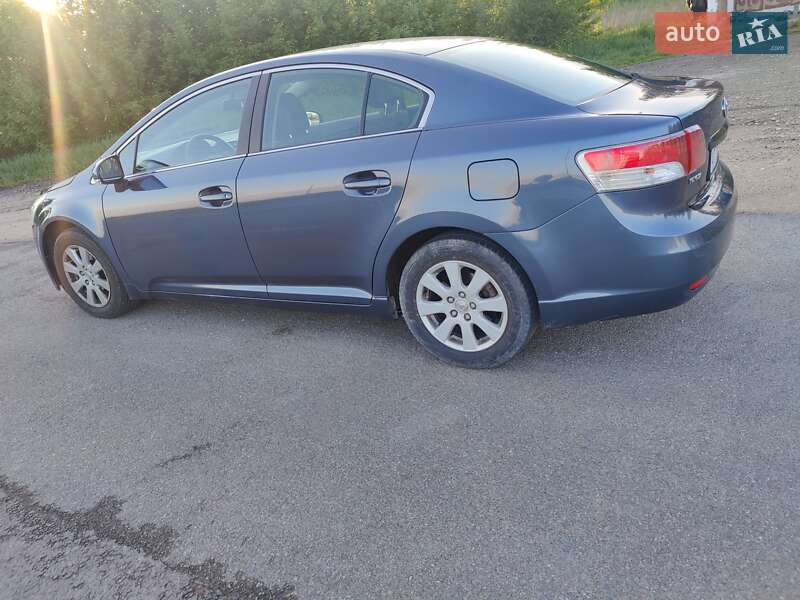 Седан Toyota Avensis 2011 в Івано-Франківську