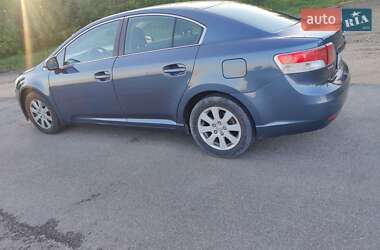 Седан Toyota Avensis 2011 в 
