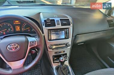 Седан Toyota Avensis 2011 в 