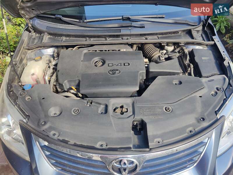 Седан Toyota Avensis 2011 в Івано-Франківську