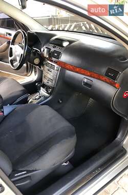 Седан Toyota Avensis 2005 в Миколаєві
