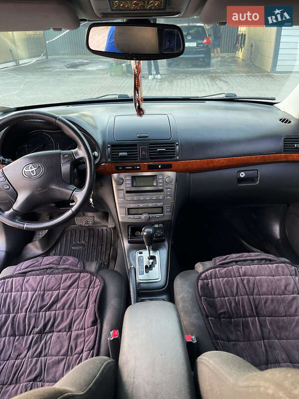 Седан Toyota Avensis 2007 в Рокитном