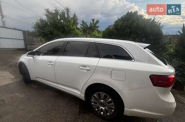 Універсал Toyota Avensis 2013 в 