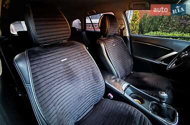 Універсал Toyota Avensis 2013 в 