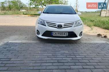 Седан Toyota Avensis 2012 в 